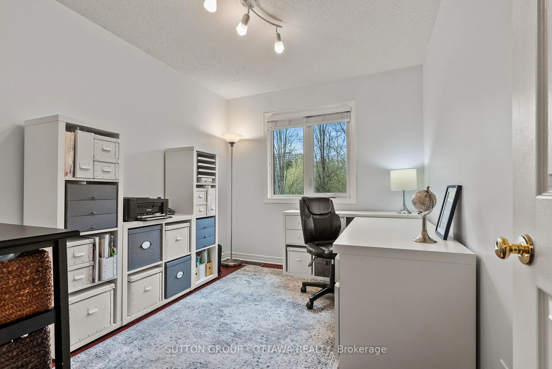 Photo 32 of 97 Corsica Private, Ottawa, Riverview Park — HOMEH