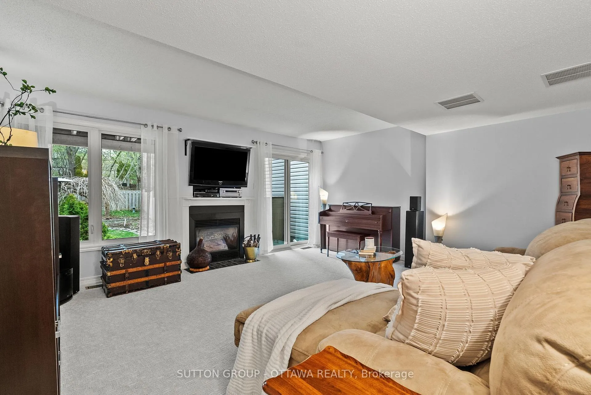 Photo 36 of 97 Corsica Private, Ottawa, Riverview Park — HOMEH