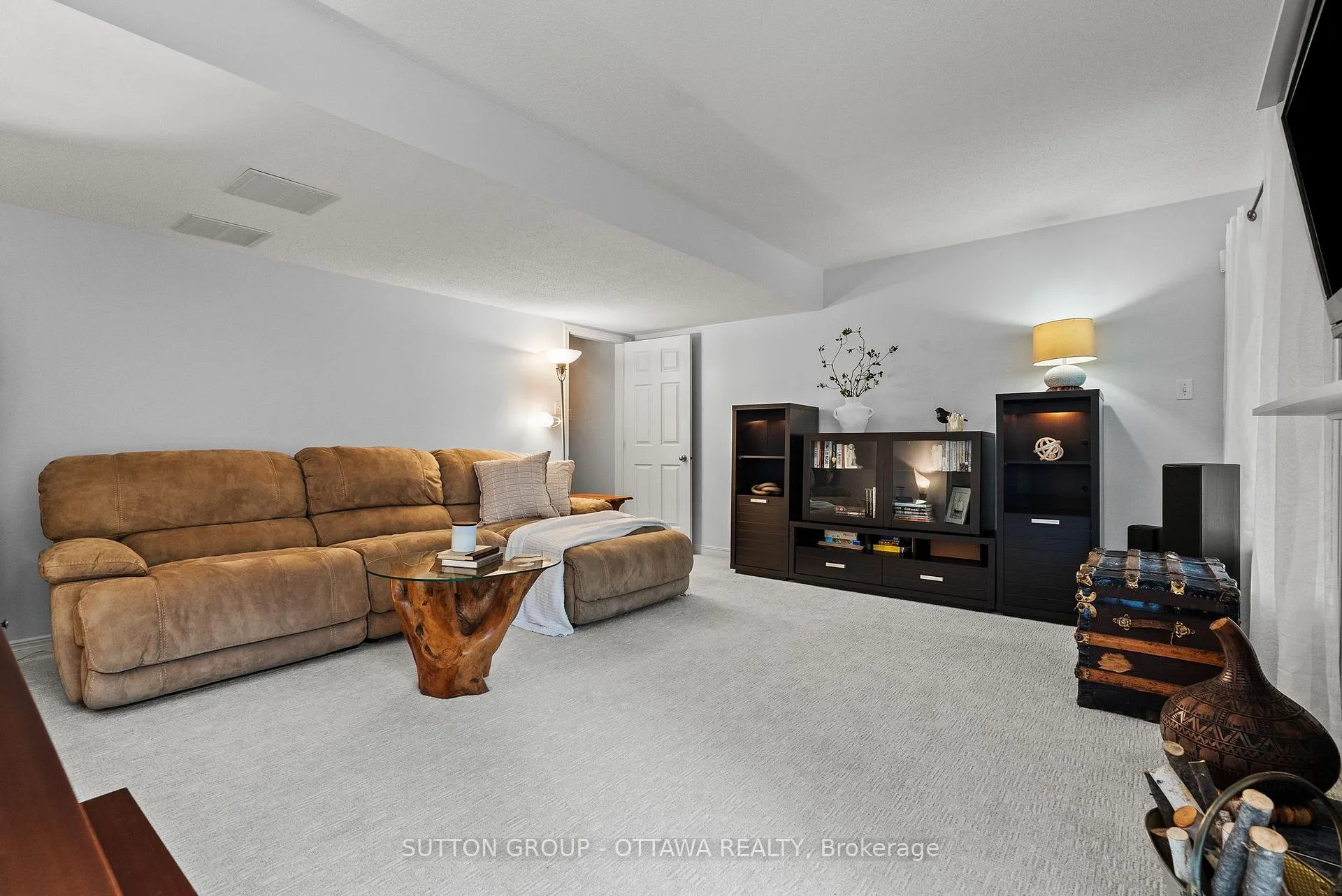 Photo 38 of 97 Corsica Private, Ottawa, Riverview Park — HOMEH
