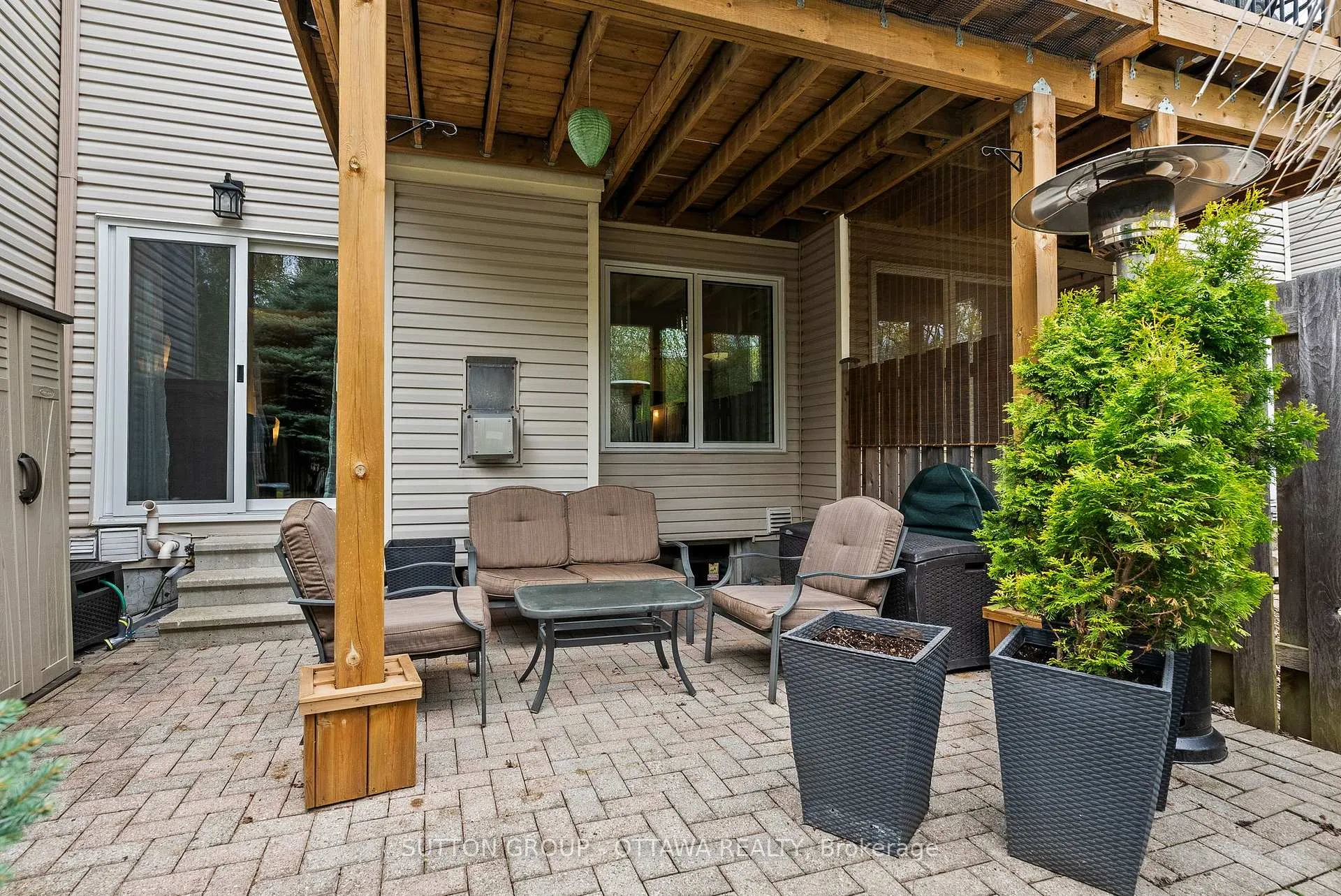 Photo 43 of 97 Corsica Private, Ottawa, Riverview Park — HOMEH