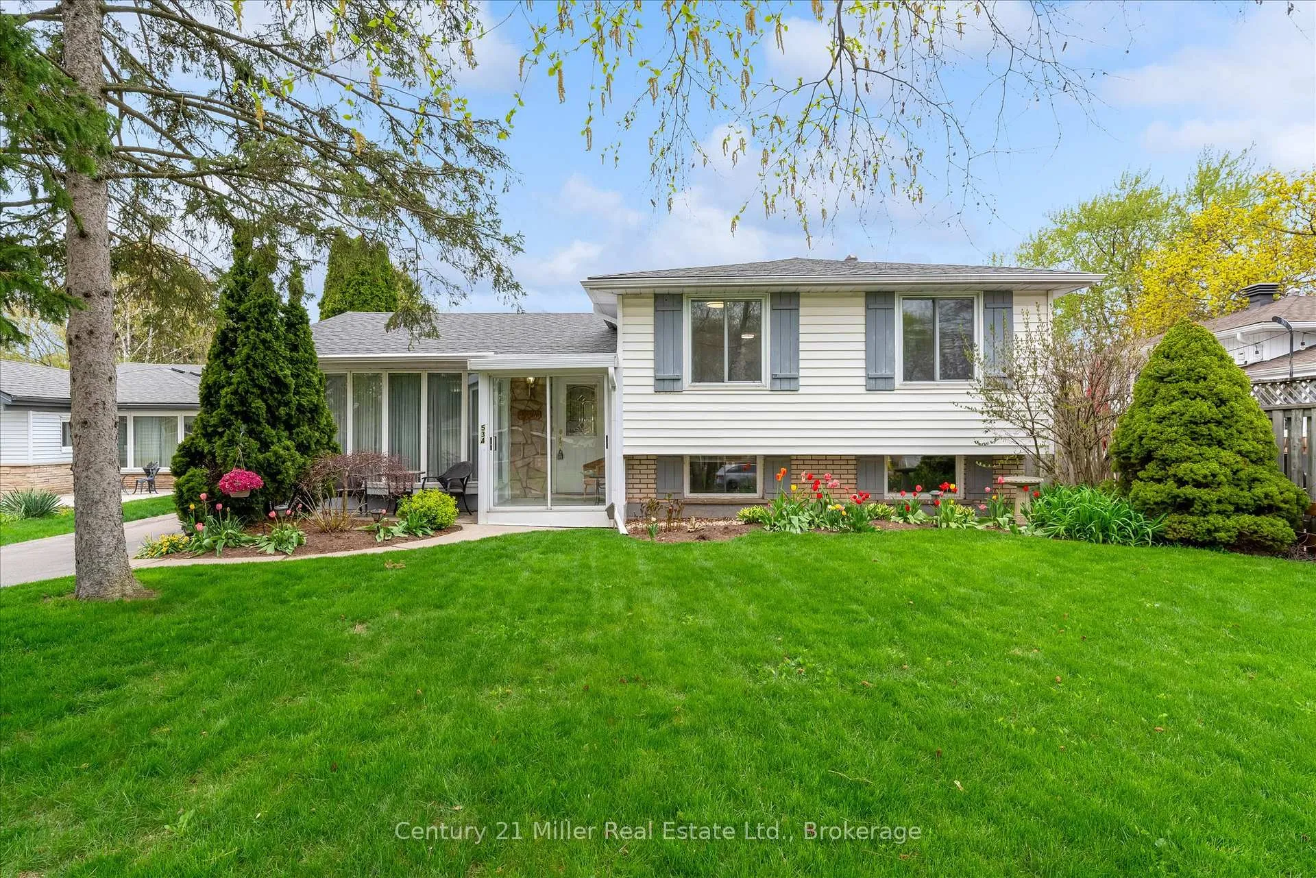 Photo 1 of 534 Elwood Road, Burlington, Roseland — HOMEH