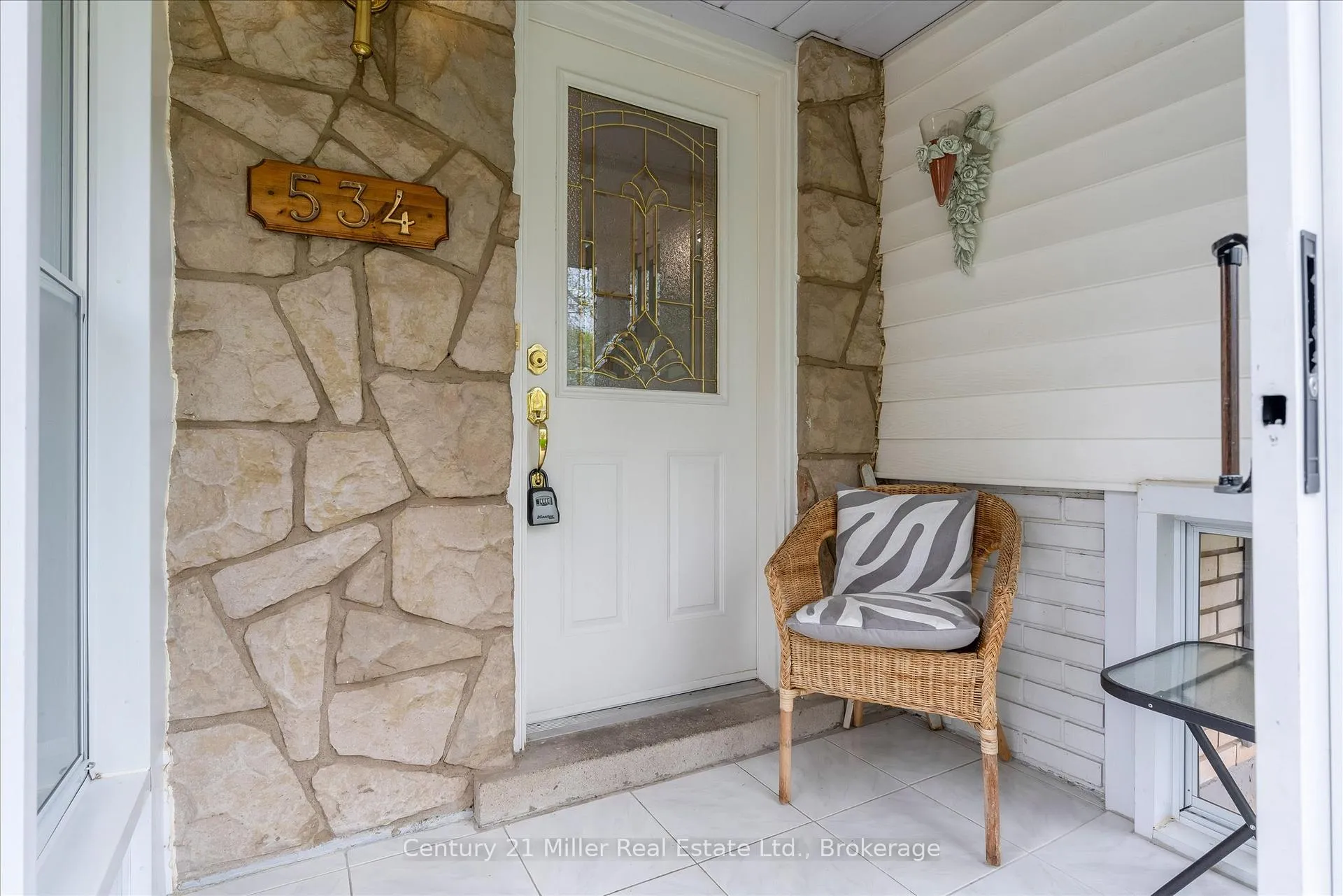 Photo 2 of 534 Elwood Road, Burlington, Roseland — HOMEH