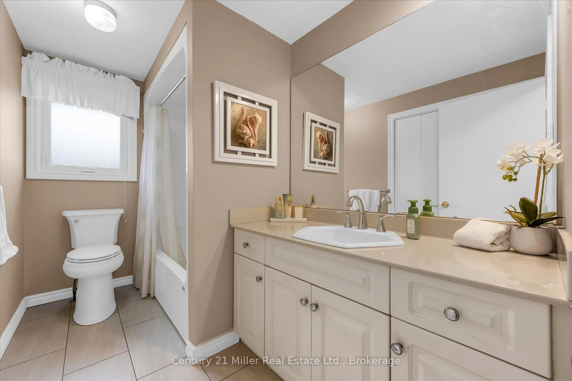 Photo 13 of 534 Elwood Road, Burlington, Roseland — HOMEH