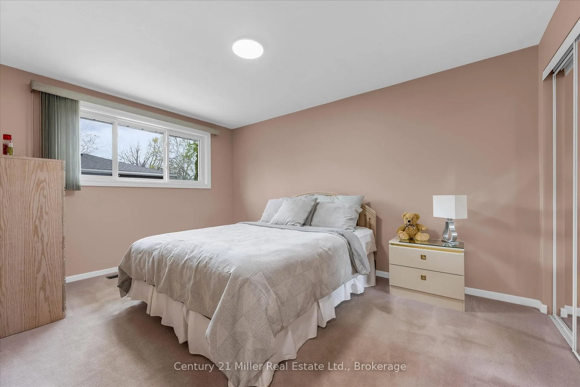 Photo 14 of 534 Elwood Road, Burlington, Roseland — HOMEH