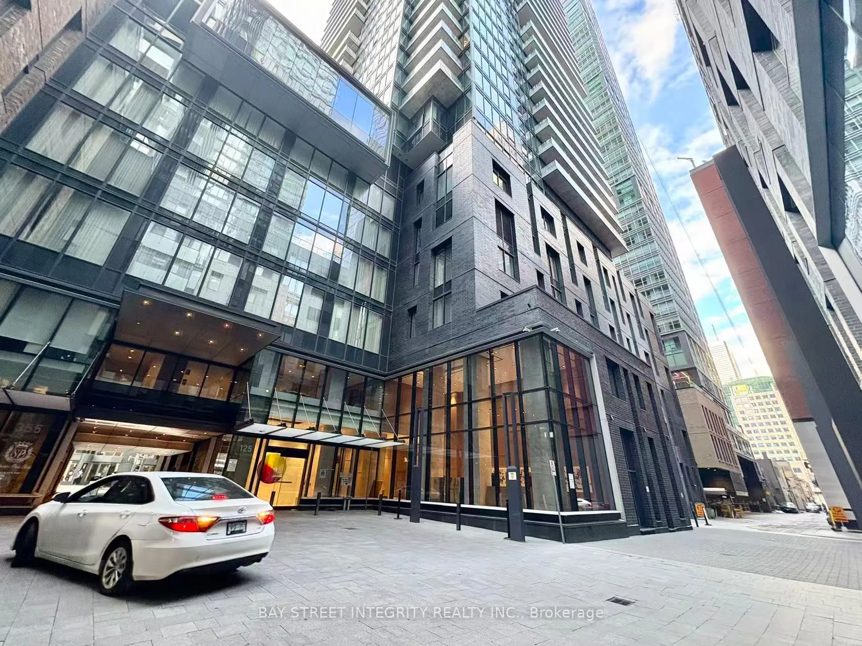 Photo 1 of Unit 3210, 125 Blue Jays Way, Toronto, Waterfront Communities — HOMEH