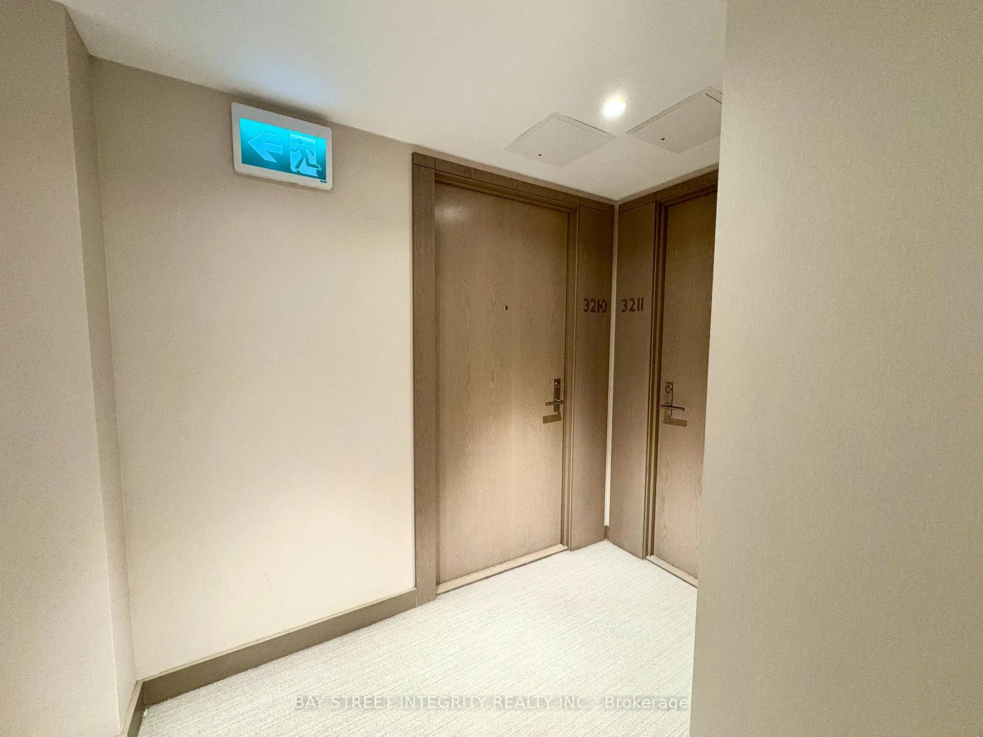 Photo 4 of Unit 3210, 125 Blue Jays Way, Toronto, Waterfront Communities — HOMEH
