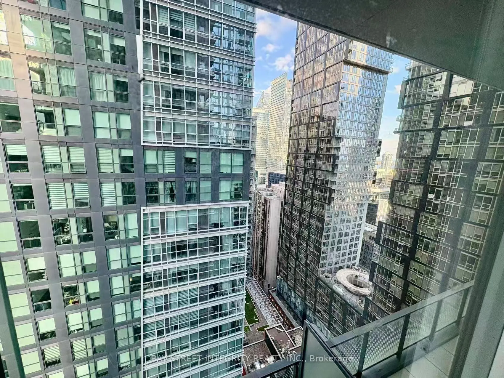 Photo 13 of Unit 3210, 125 Blue Jays Way, Toronto, Waterfront Communities — HOMEH