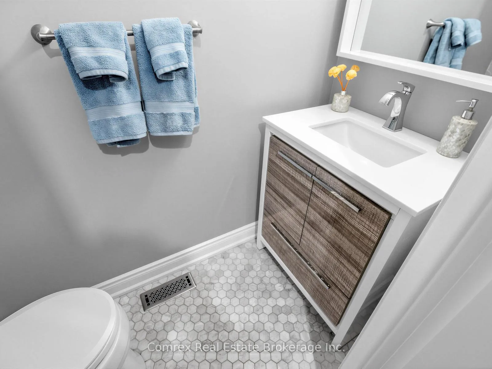 Photo 10 of 63 Kindale Way, Markham, Royal Orchard — HOMEH