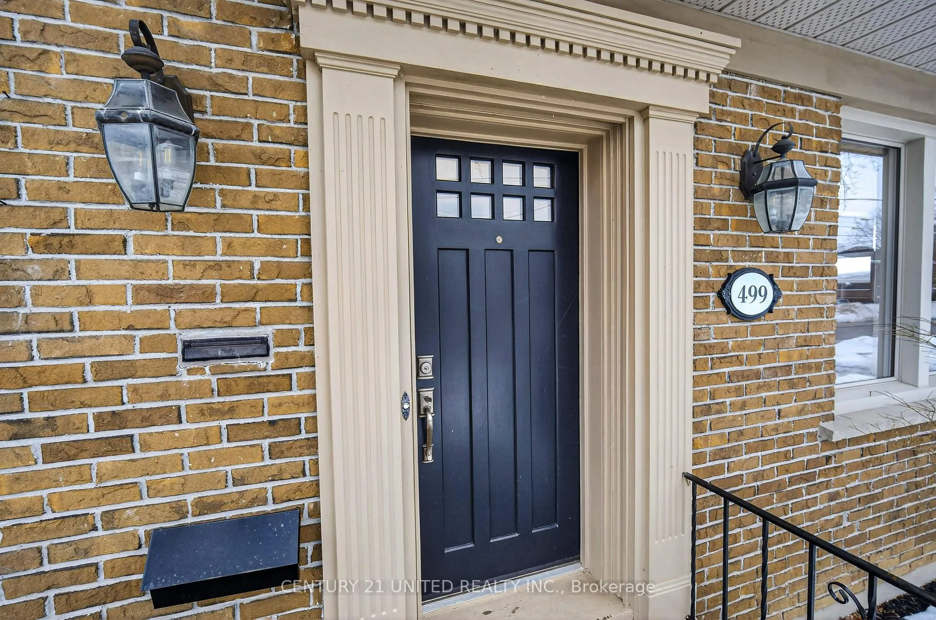 Photo 2 of 499 Hunter Street W, Peterborough, Town Ward 3 — HOMEH