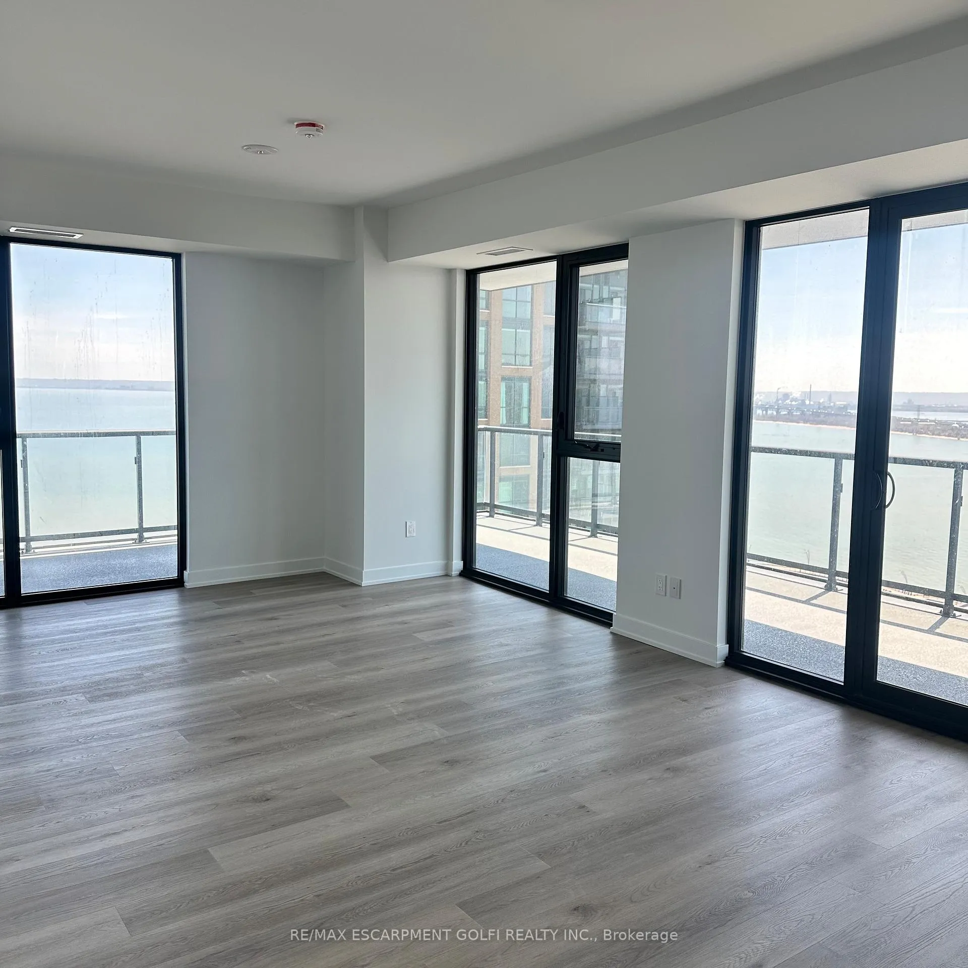 Photo 5 of Unit 1908, 2075 Lakeshore Road, Burlington, Brant — HOMEH