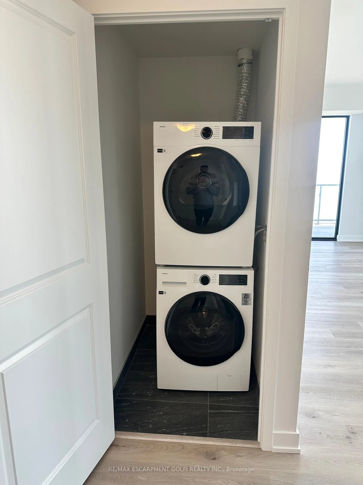 Photo 8 of Unit 1908, 2075 Lakeshore Road, Burlington, Brant — HOMEH