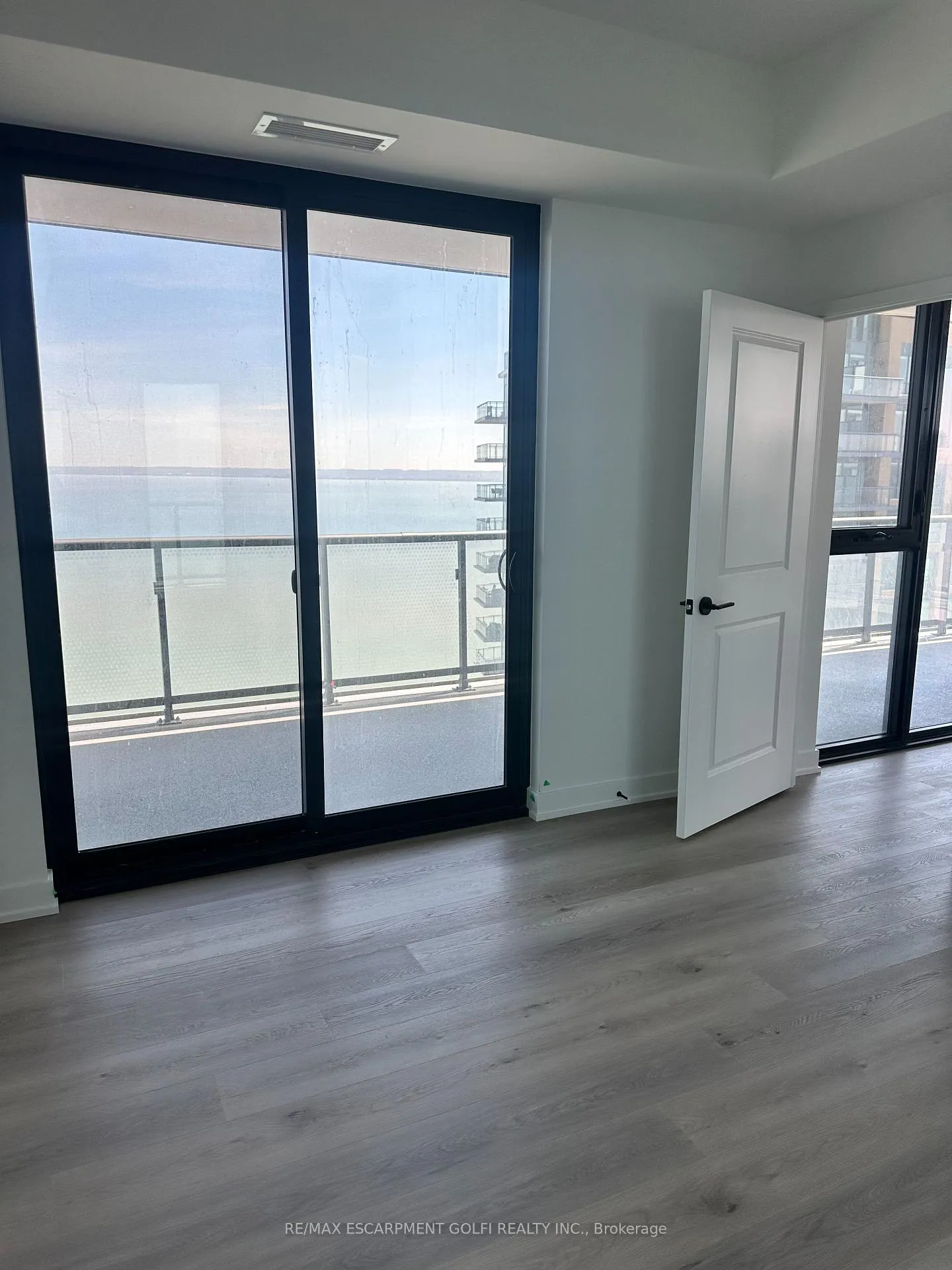 Photo 10 of Unit 1908, 2075 Lakeshore Road, Burlington, Brant — HOMEH