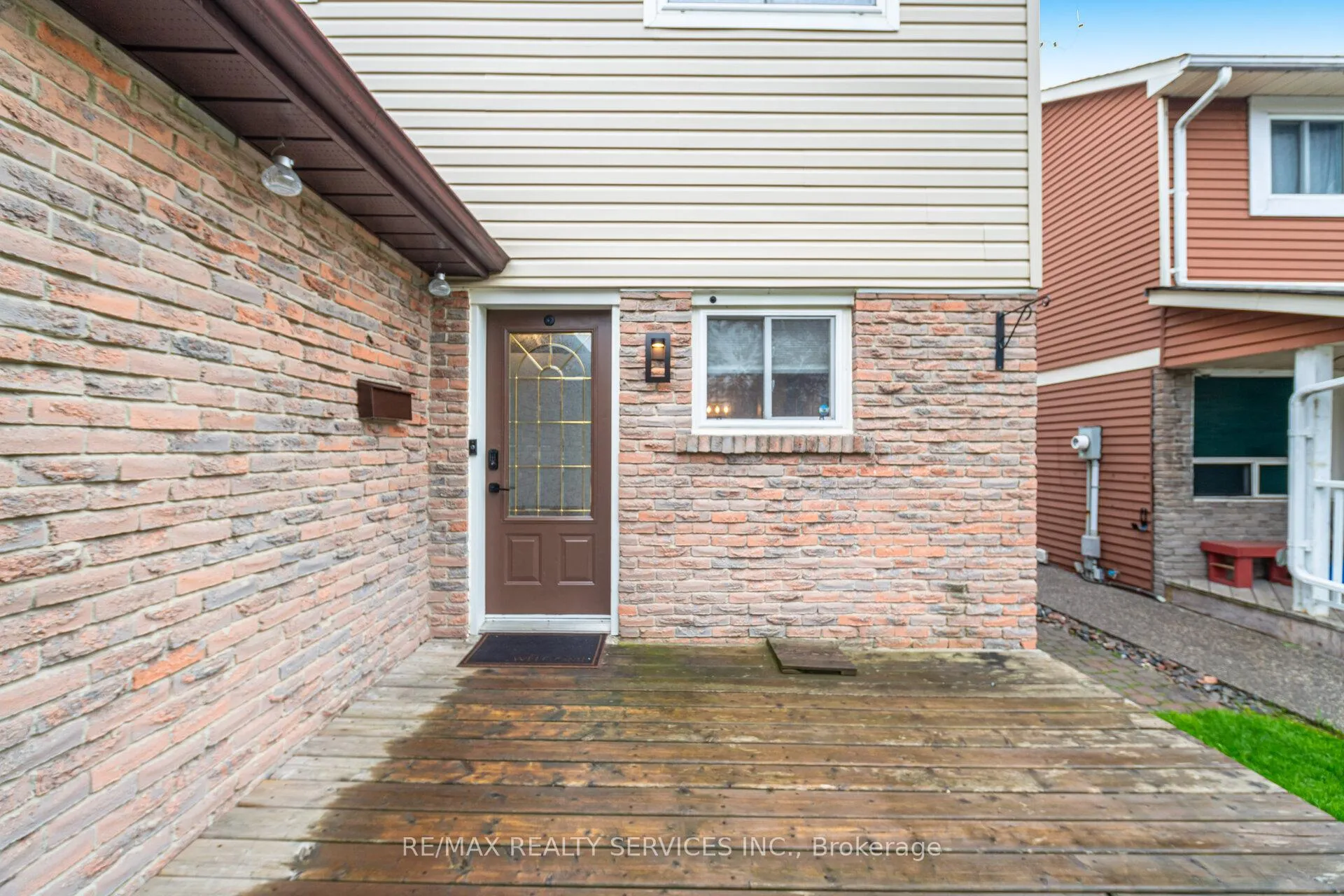 Photo 3 of 19 Dalzell Avenue, Brampton, Heart Lake West — HOMEH