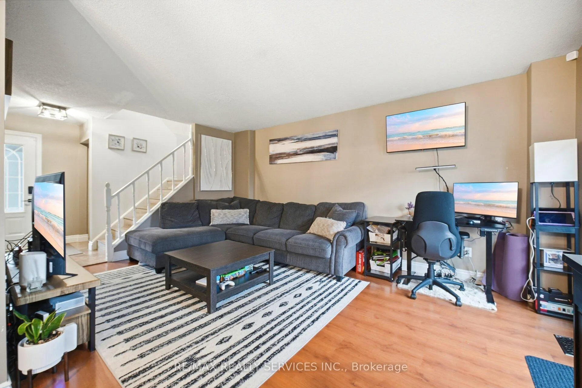 Photo 7 of 19 Dalzell Avenue, Brampton, Heart Lake West — HOMEH