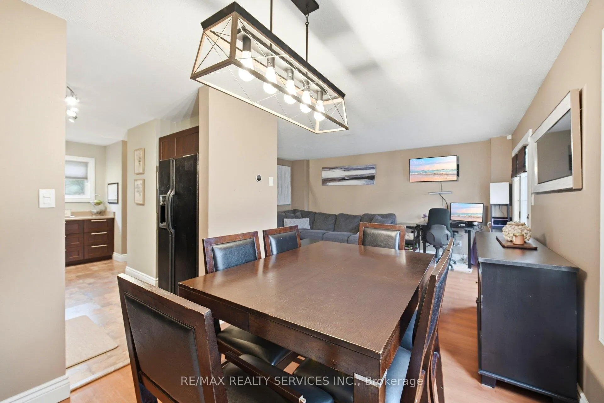 Photo 12 of 19 Dalzell Avenue, Brampton, Heart Lake West — HOMEH