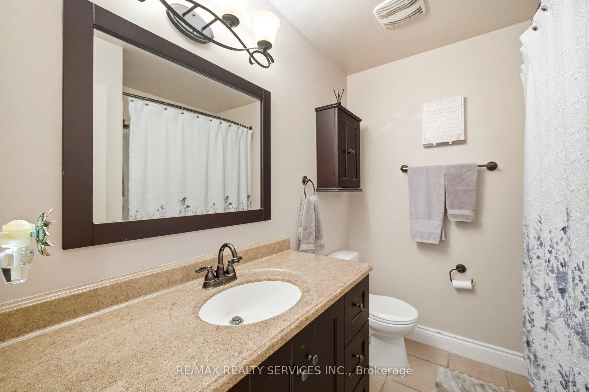 Photo 23 of 19 Dalzell Avenue, Brampton, Heart Lake West — HOMEH