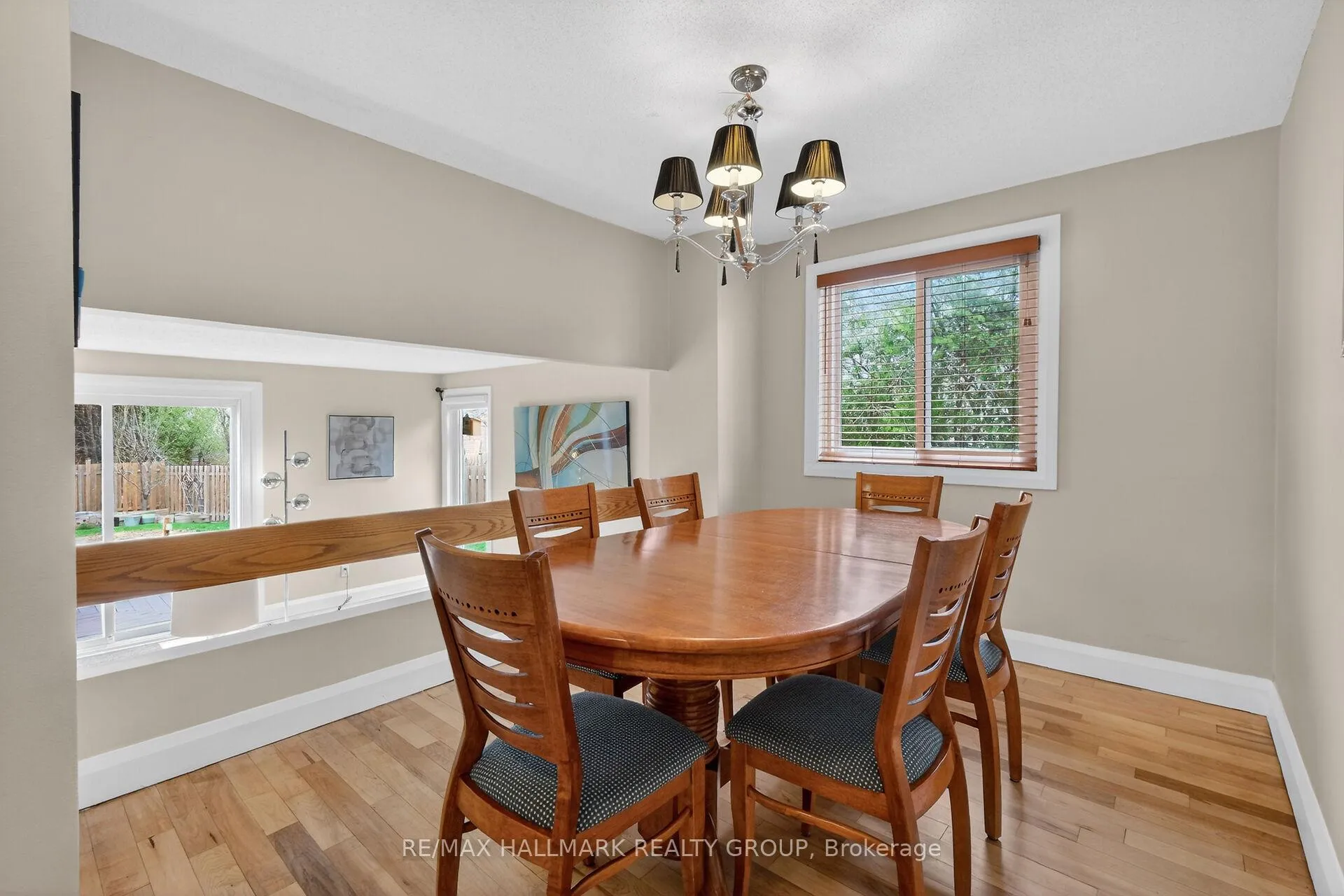 Photo 8 of 309 Des Epinettes Avenue, Ottawa, Queenswood Heights South — HOMEH