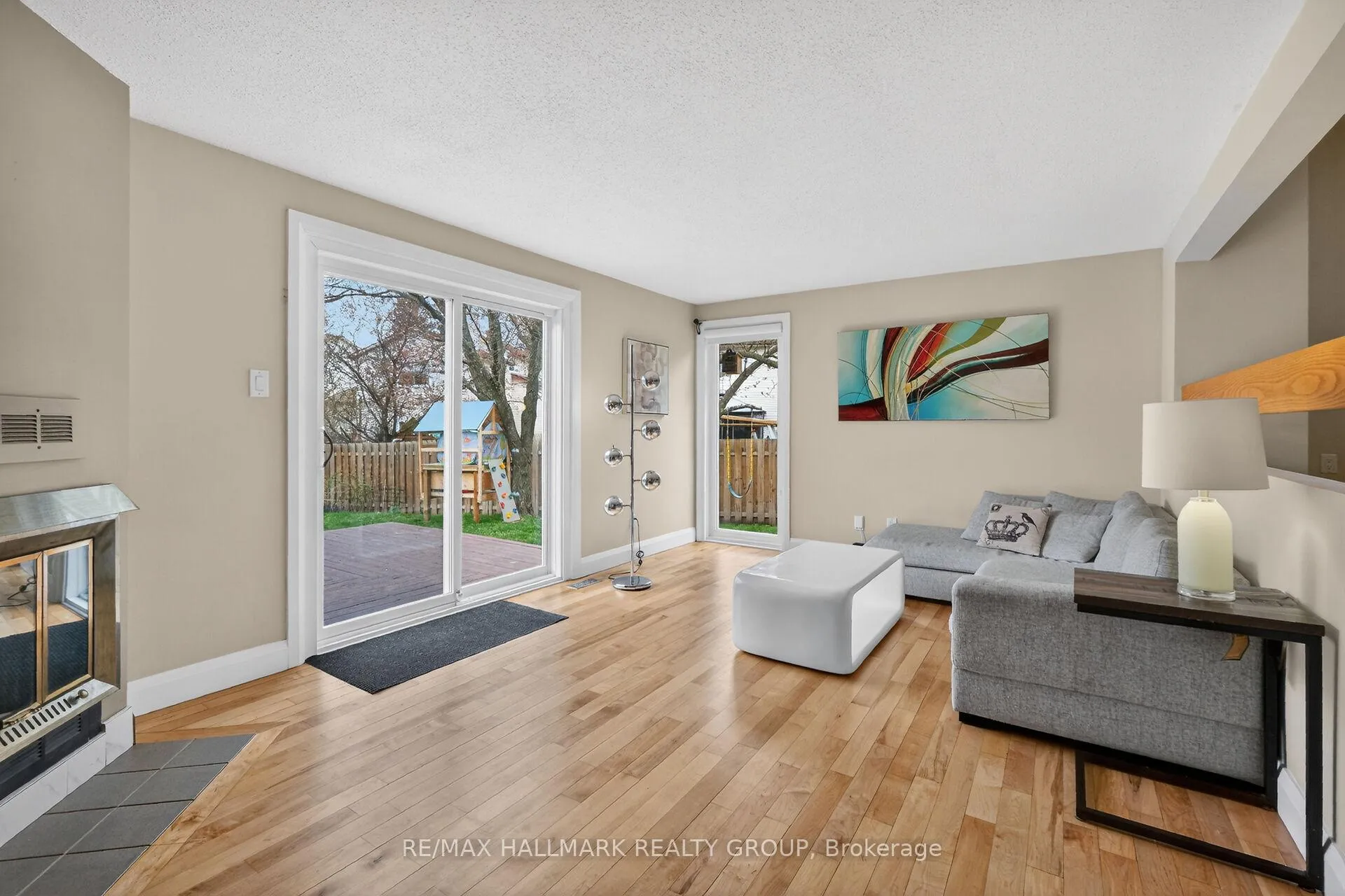 Photo 10 of 309 Des Epinettes Avenue, Ottawa, Queenswood Heights South — HOMEH