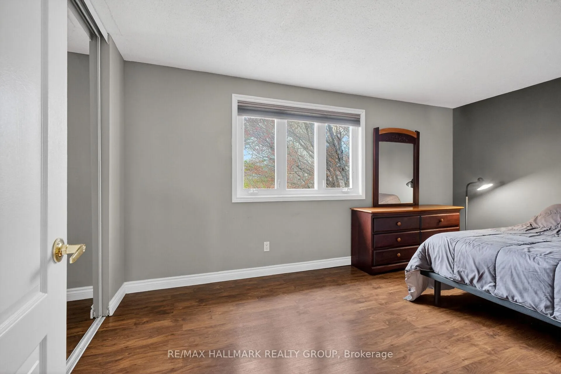 Photo 17 of 309 Des Epinettes Avenue, Ottawa, Queenswood Heights South — HOMEH