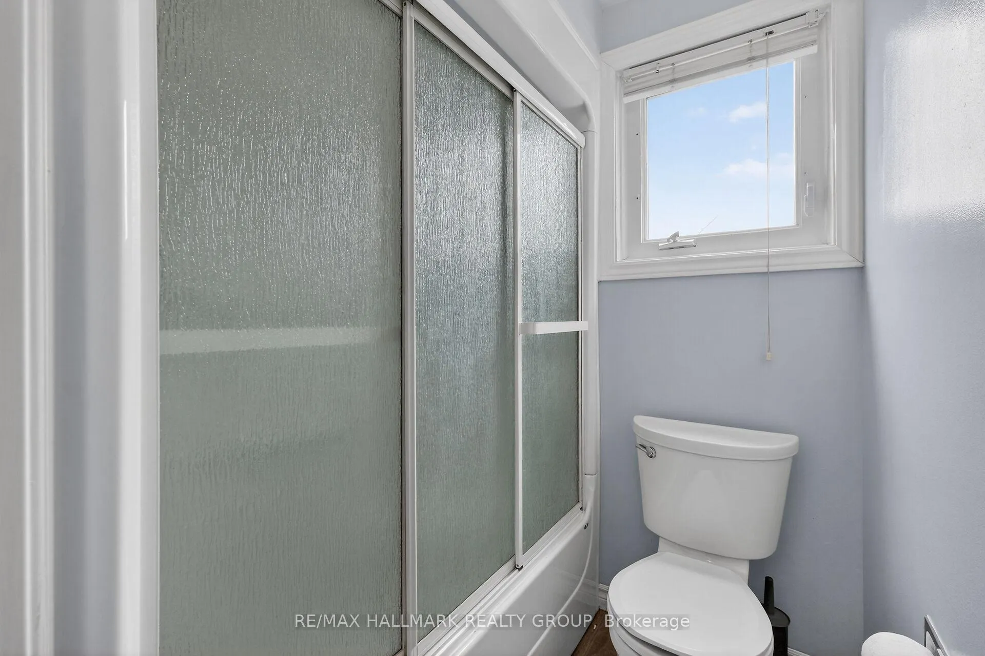 Photo 20 of 309 Des Epinettes Avenue, Ottawa, Queenswood Heights South — HOMEH
