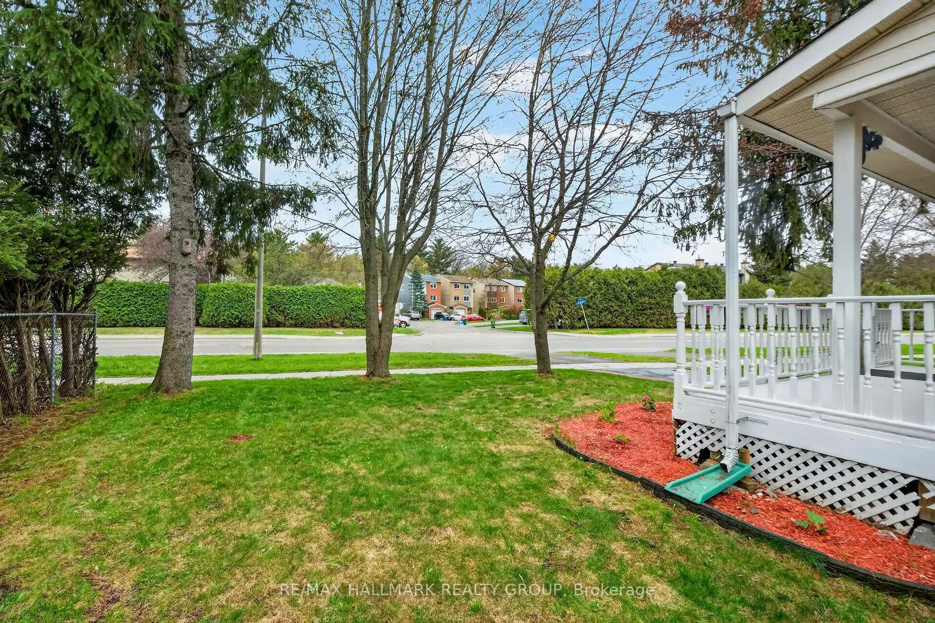 Photo 34 of 309 Des Epinettes Avenue, Ottawa, Queenswood Heights South — HOMEH