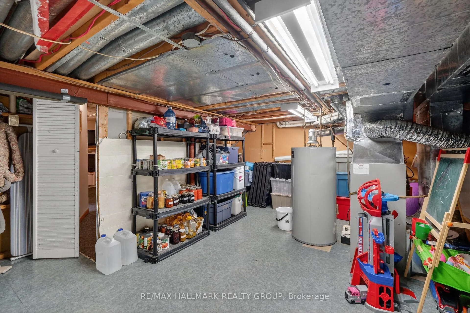 Photo 39 of 309 Des Epinettes Avenue, Ottawa, Queenswood Heights South — HOMEH