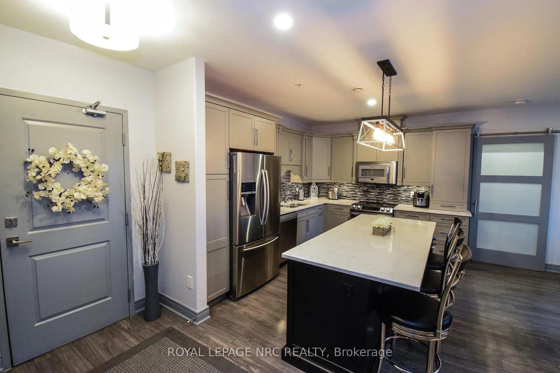 Photo 6 of Unit 305, 379 Scott Street, St. Catharines, Vine/Linwell — HOMEH