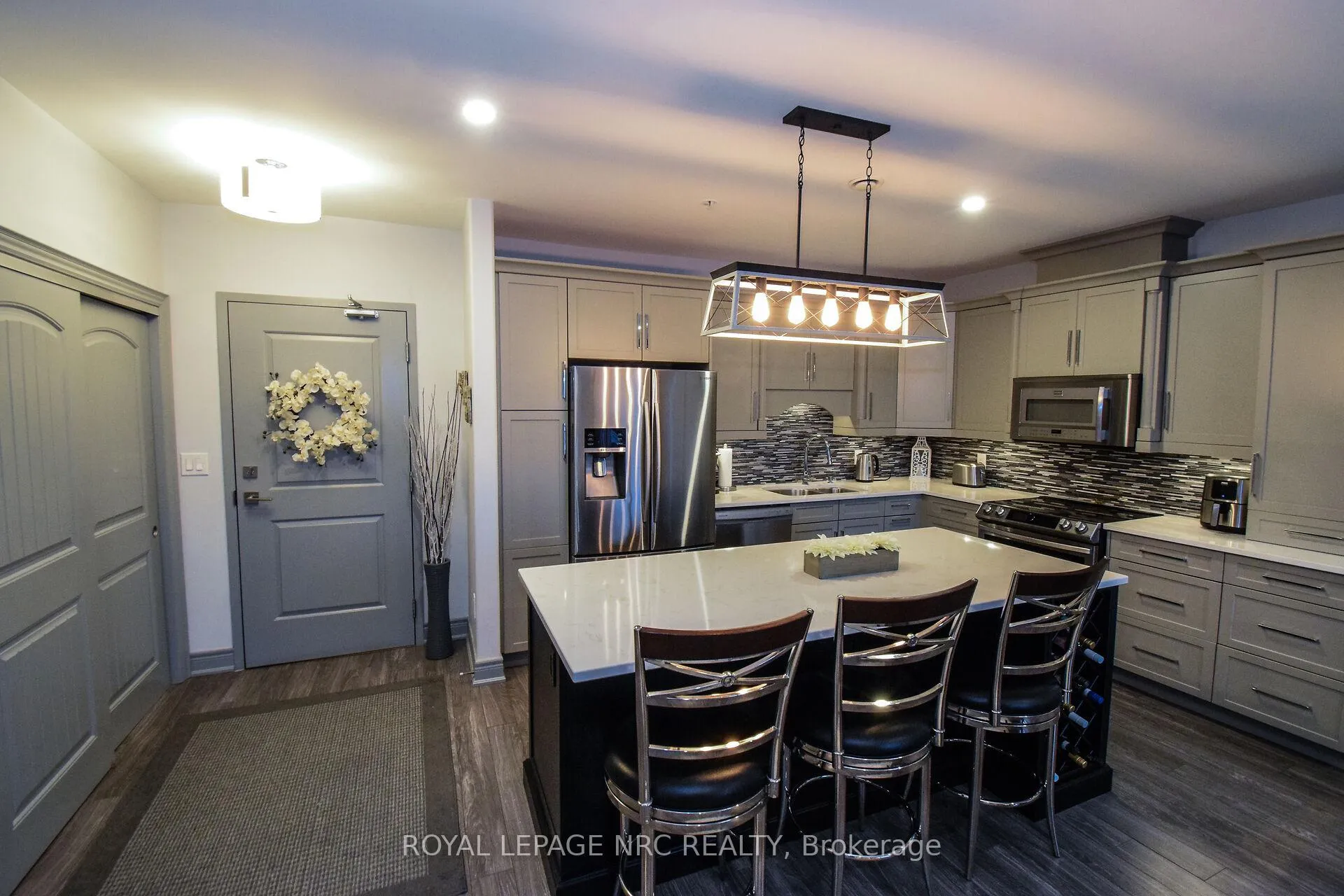 Photo 7 of Unit 305, 379 Scott Street, St. Catharines, Vine/Linwell — HOMEH