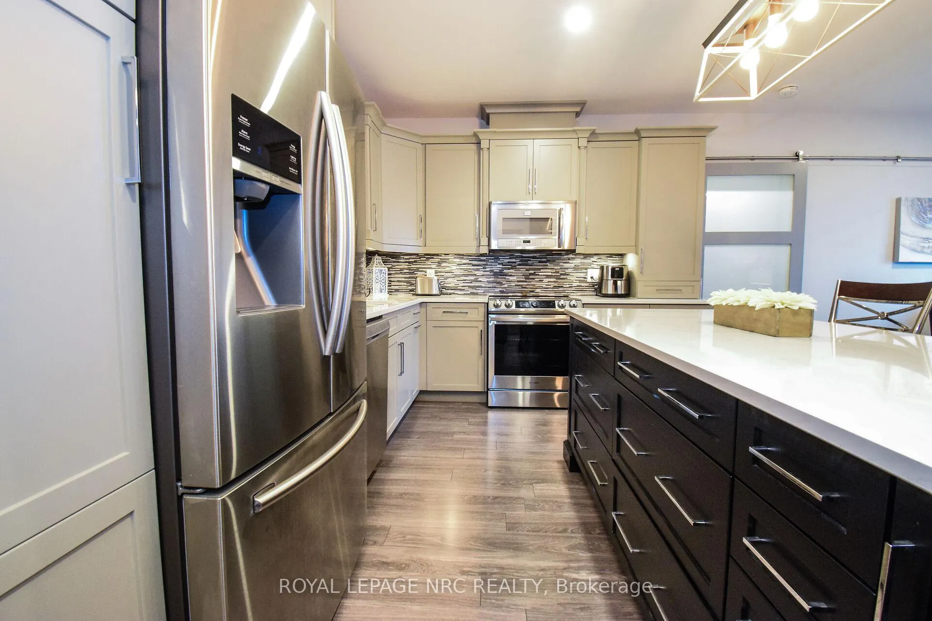 Photo 9 of Unit 305, 379 Scott Street, St. Catharines, Vine/Linwell — HOMEH
