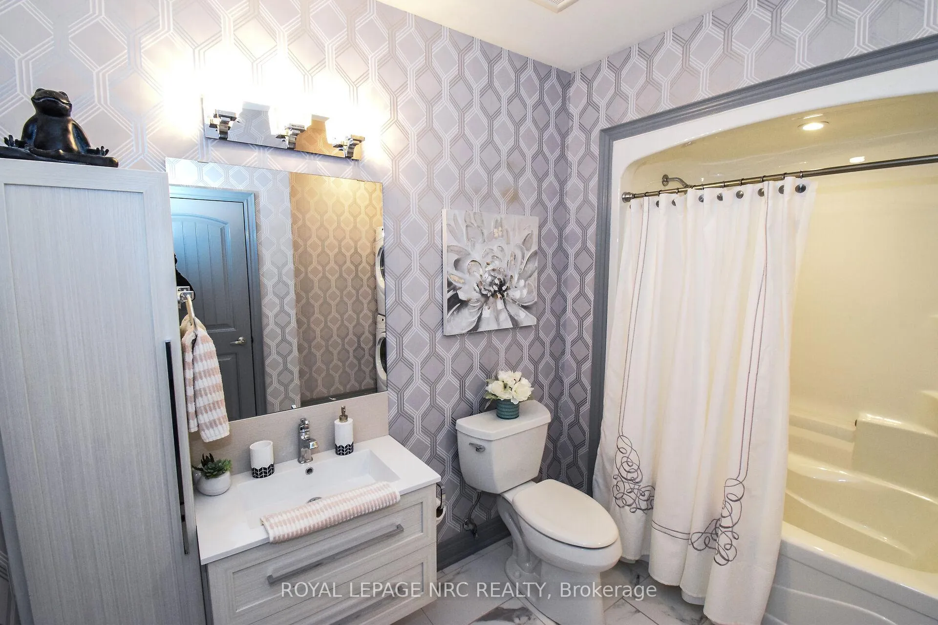 Photo 30 of Unit 305, 379 Scott Street, St. Catharines, Vine/Linwell — HOMEH
