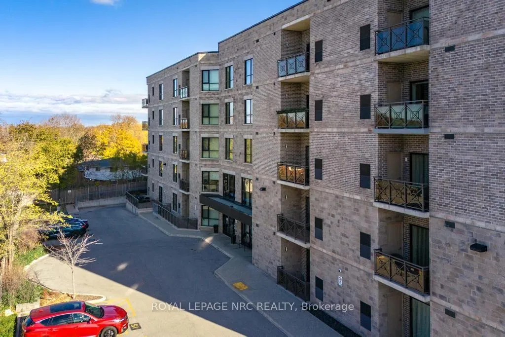 Photo 2 of Unit 305, 379 Scott Street, St. Catharines, Vine/Linwell — HOMEH