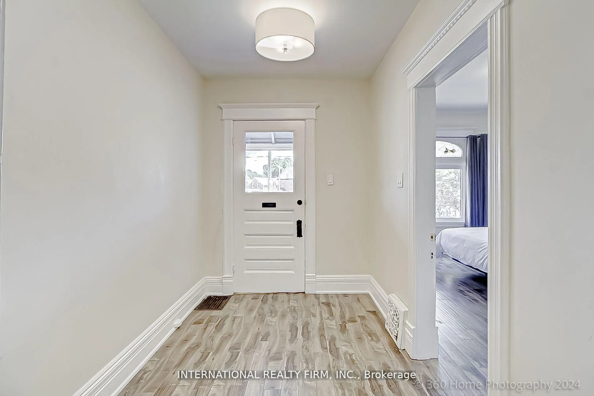 Photo 3 of 304 Innisfil Street, Barrie, Allandale — HOMEH