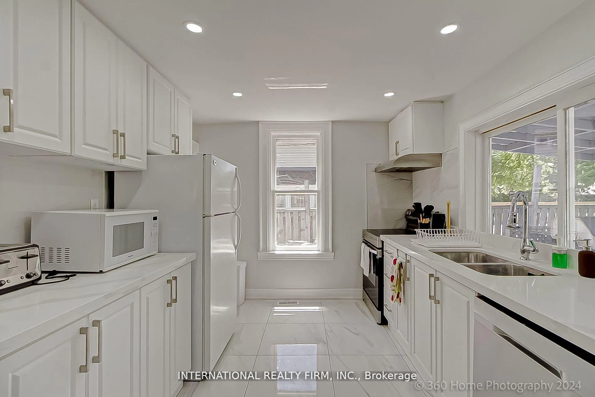 Photo 7 of 304 Innisfil Street, Barrie, Allandale — HOMEH