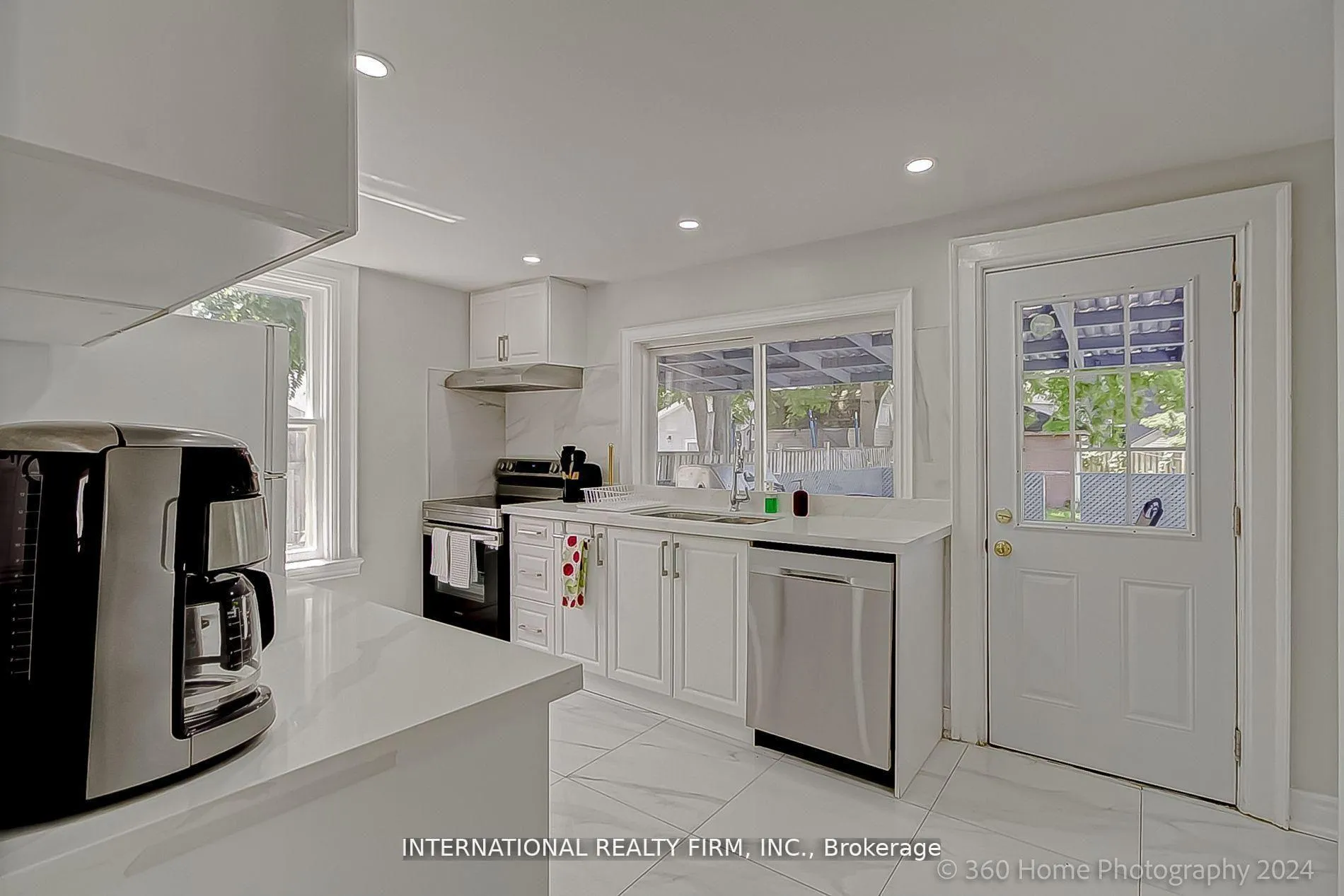 Photo 9 of 304 Innisfil Street, Barrie, Allandale — HOMEH