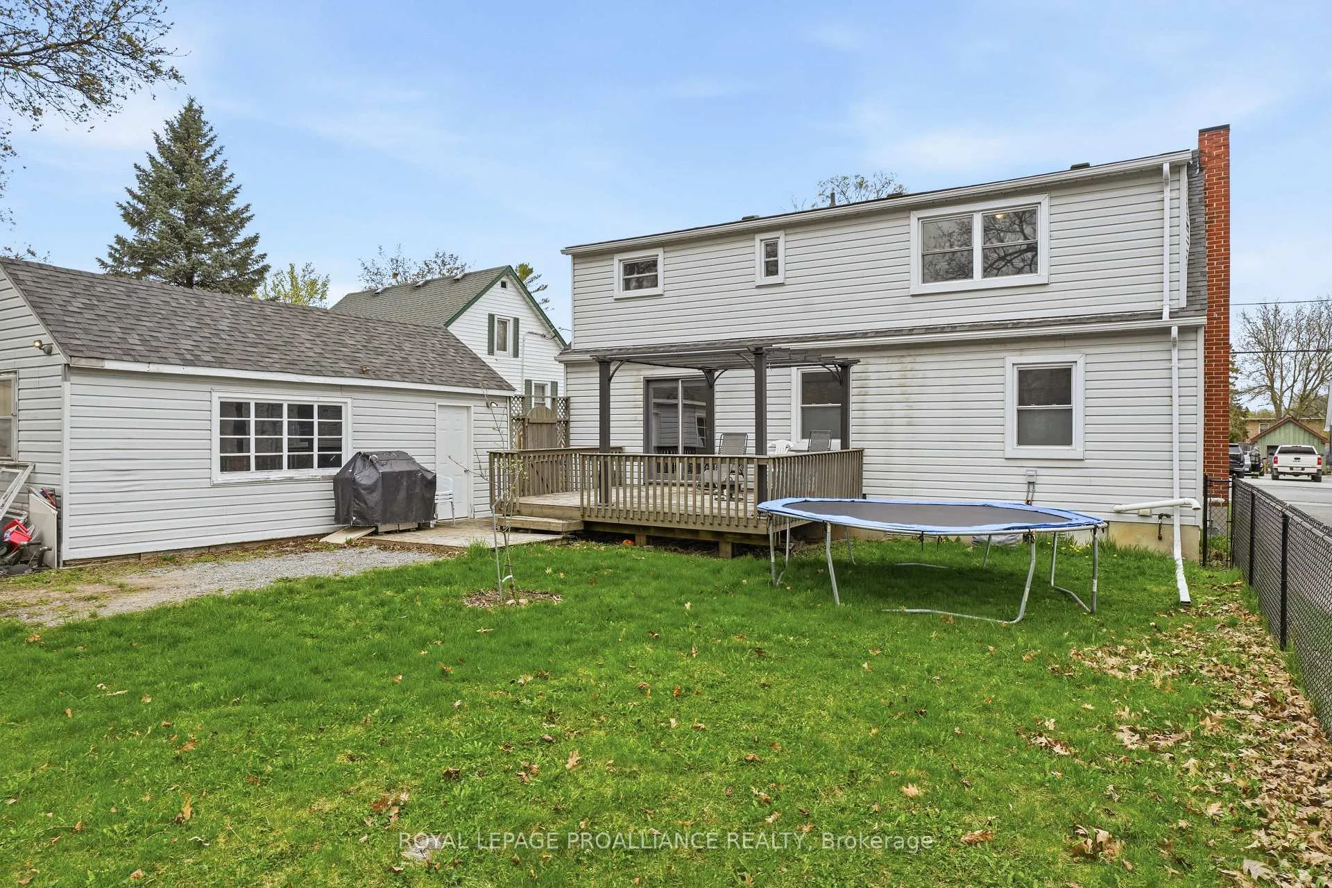 Photo 3 of 306 Dufferin Avenue, Belleville, Belleville Ward — HOMEH