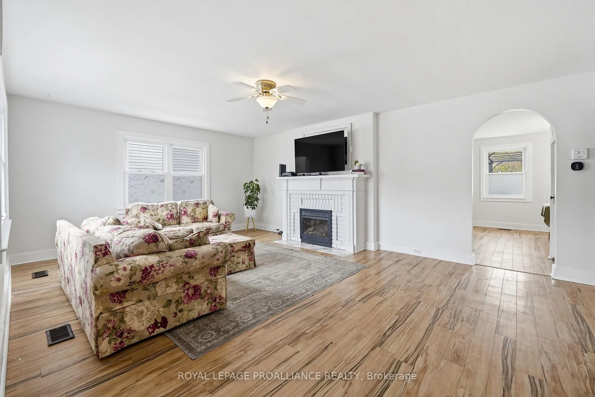 Photo 6 of 306 Dufferin Avenue, Belleville, Belleville Ward — HOMEH