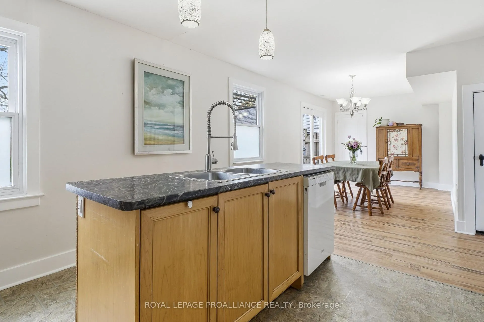 Photo 12 of 306 Dufferin Avenue, Belleville, Belleville Ward — HOMEH