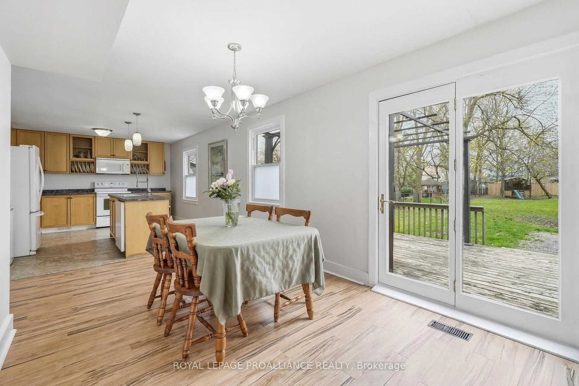 Photo 15 of 306 Dufferin Avenue, Belleville, Belleville Ward — HOMEH