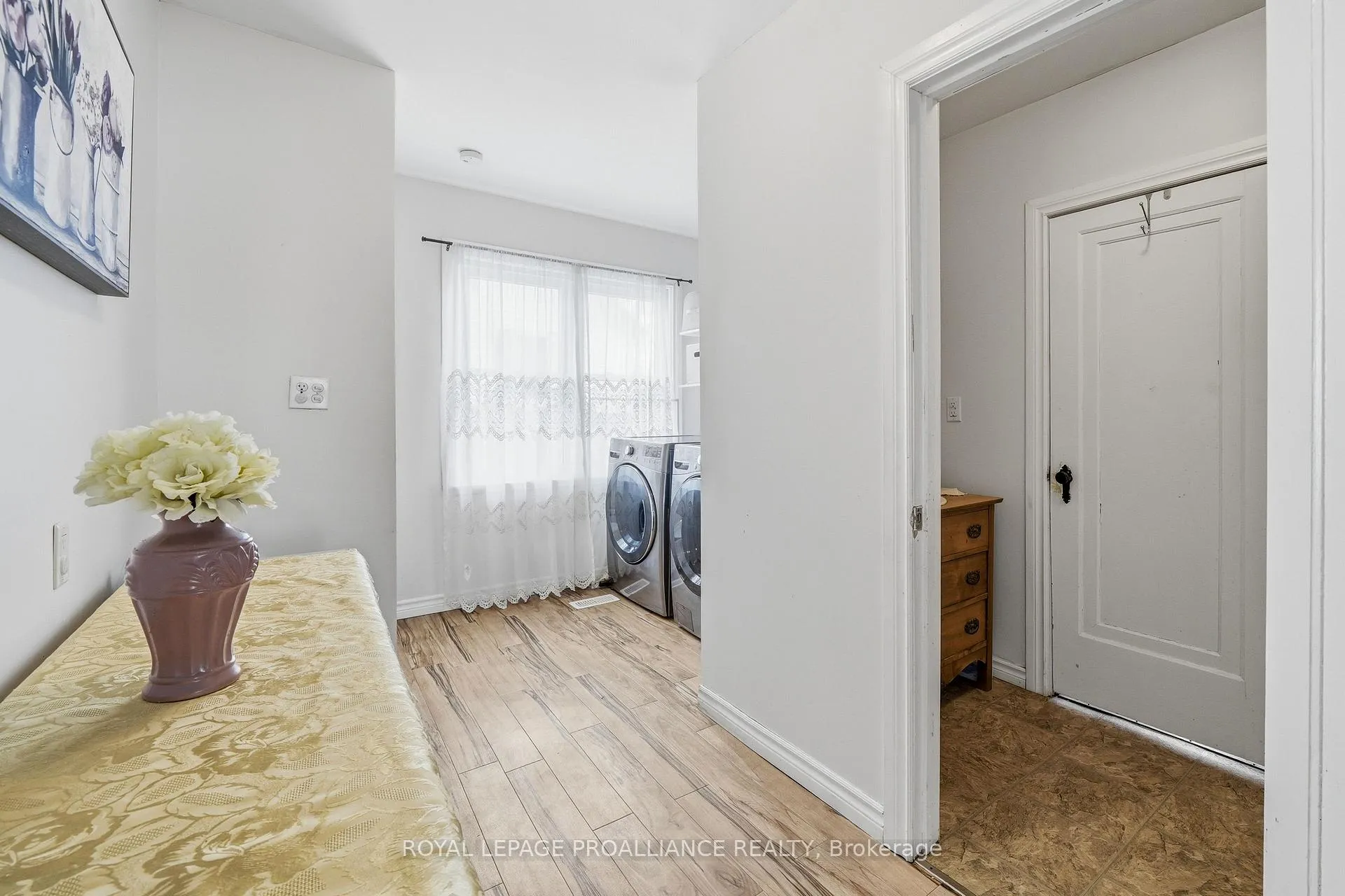 Photo 16 of 306 Dufferin Avenue, Belleville, Belleville Ward — HOMEH