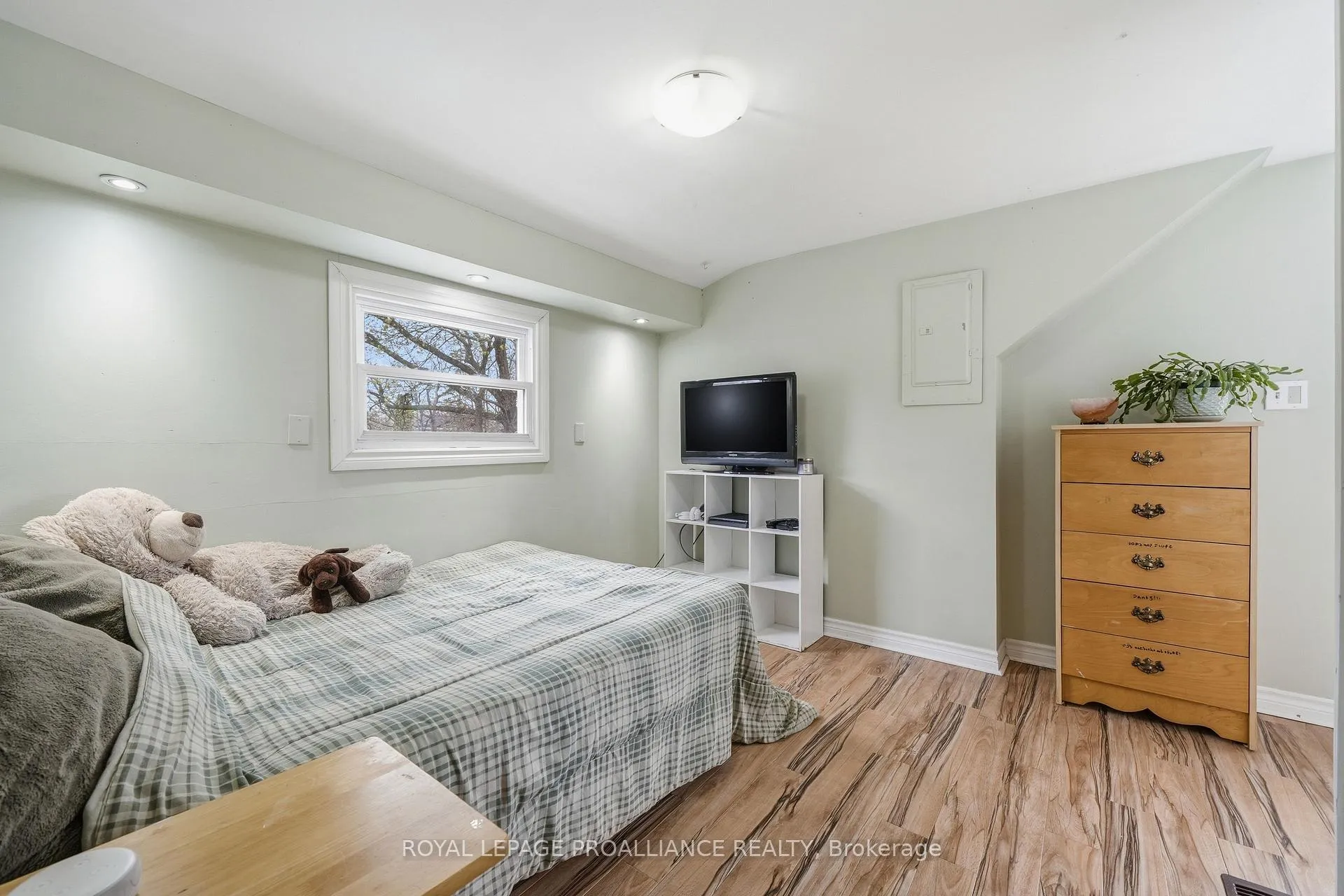 Photo 21 of 306 Dufferin Avenue, Belleville, Belleville Ward — HOMEH
