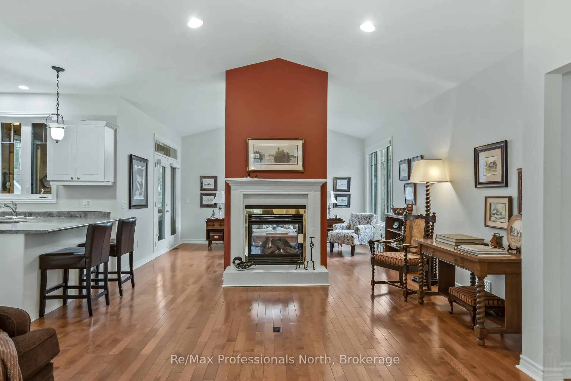 Photo 8 of 117 Hedgewood Lane, Gravenhurst, Muskoka (S) — HOMEH