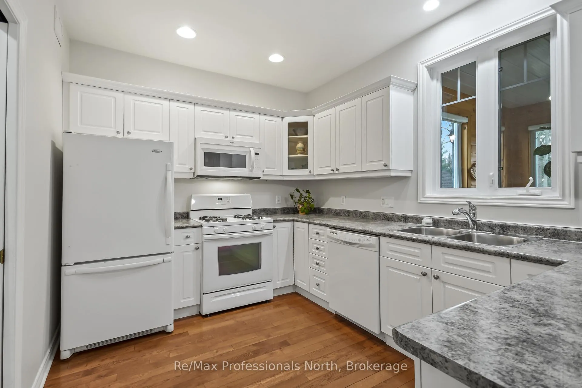 Photo 13 of 117 Hedgewood Lane, Gravenhurst, Muskoka (S) — HOMEH
