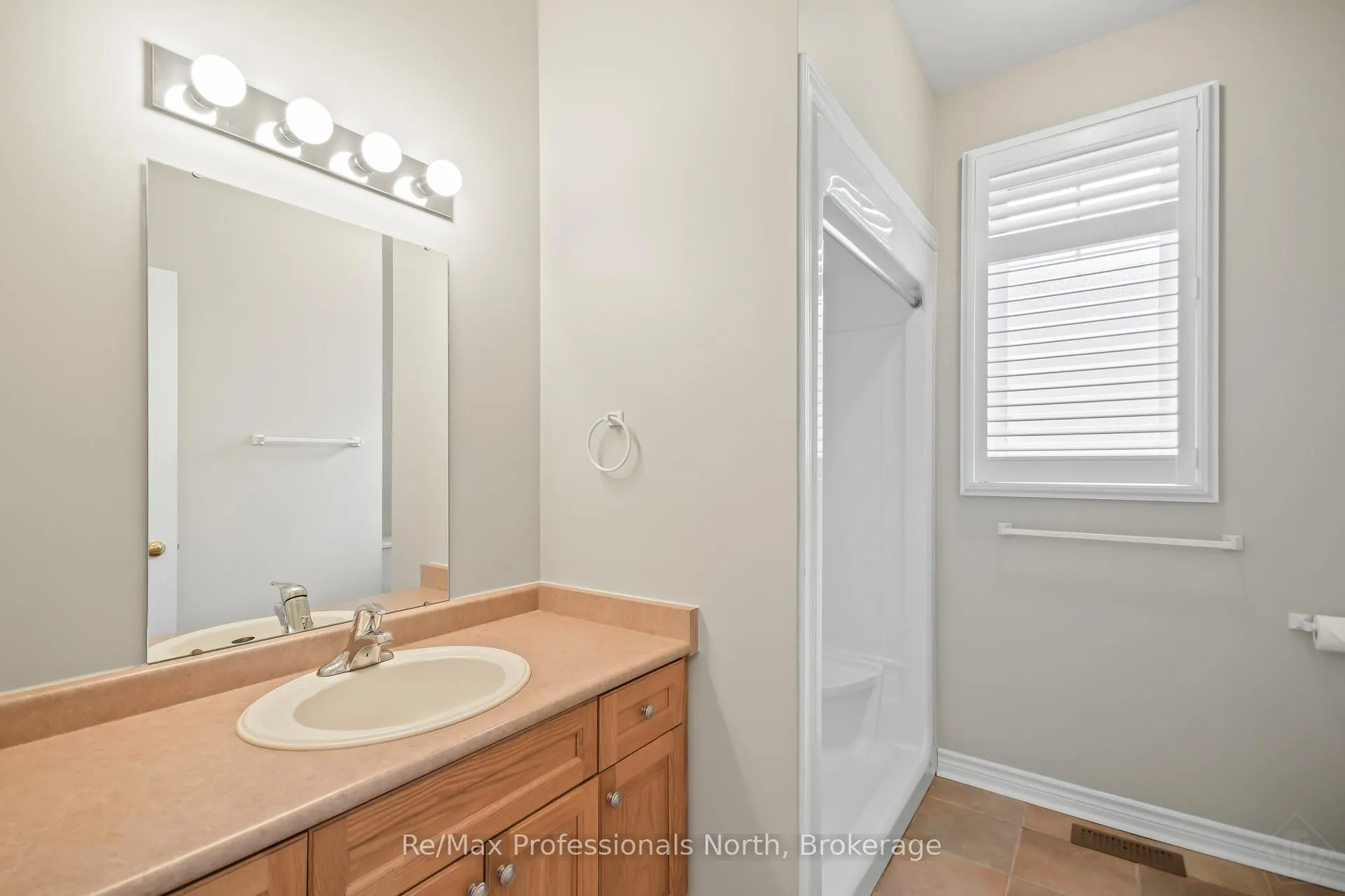 Photo 21 of 117 Hedgewood Lane, Gravenhurst, Muskoka (S) — HOMEH
