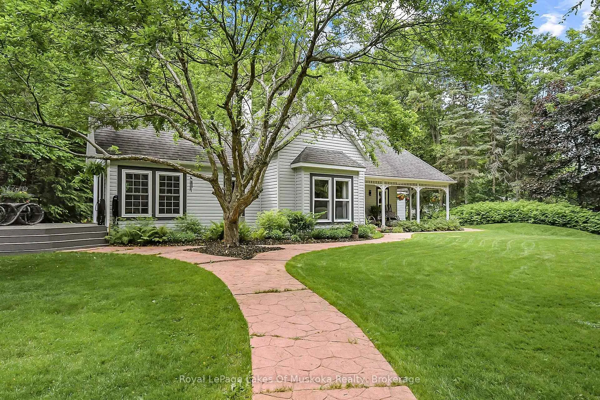 Photo 2 of 103 Southbank Drive, Bracebridge, Draper — HOMEH