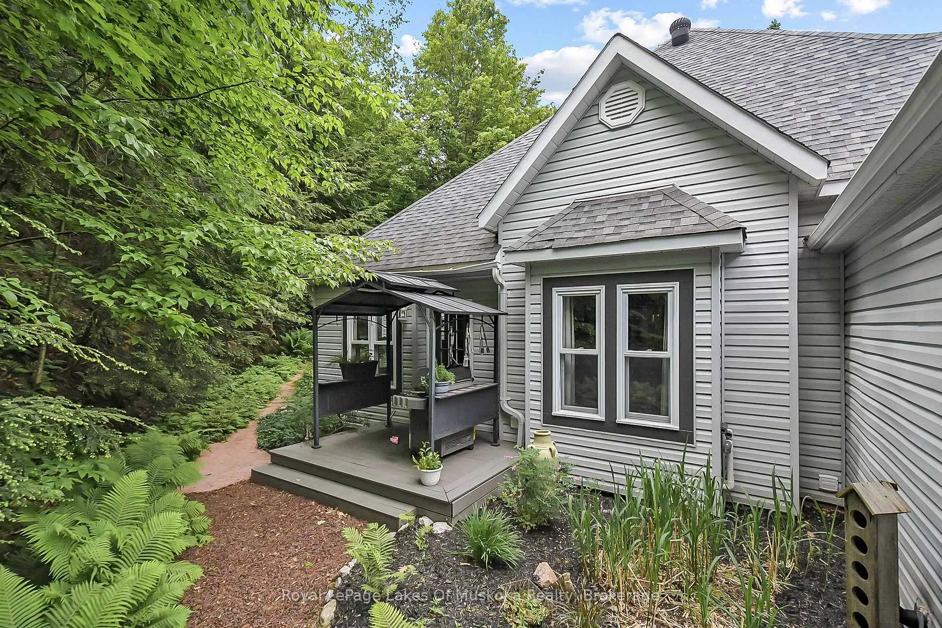 Photo 3 of 103 Southbank Drive, Bracebridge, Draper — HOMEH