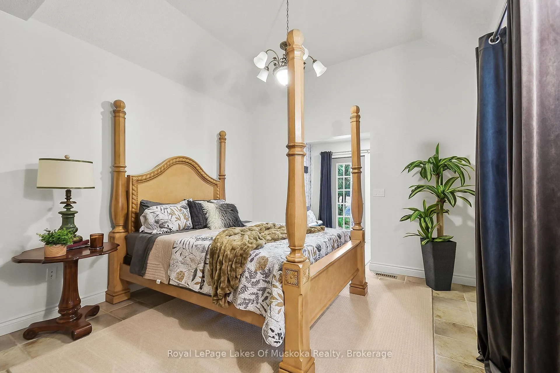Photo 28 of 103 Southbank Drive, Bracebridge, Draper — HOMEH