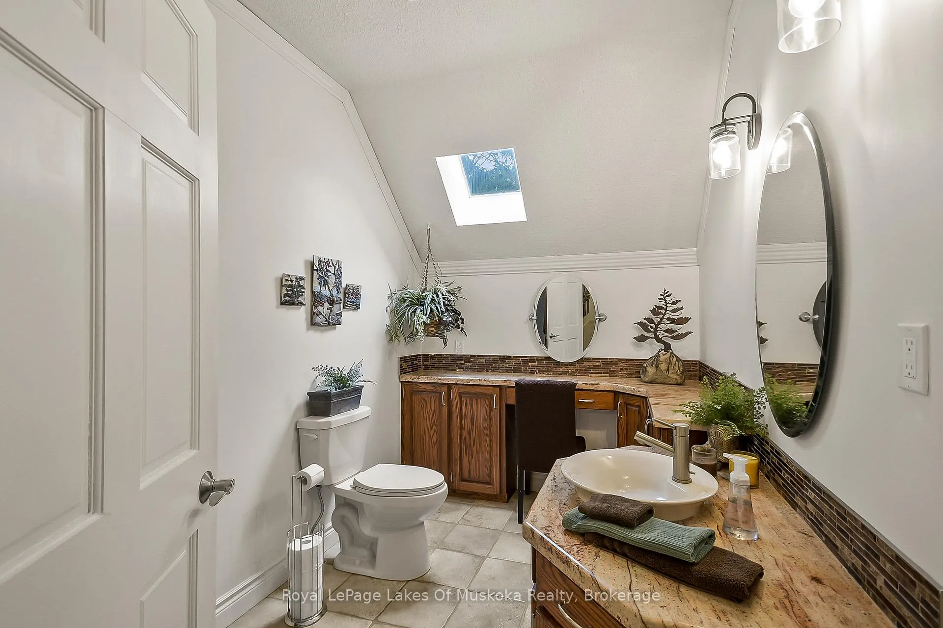 Photo 34 of 103 Southbank Drive, Bracebridge, Draper — HOMEH