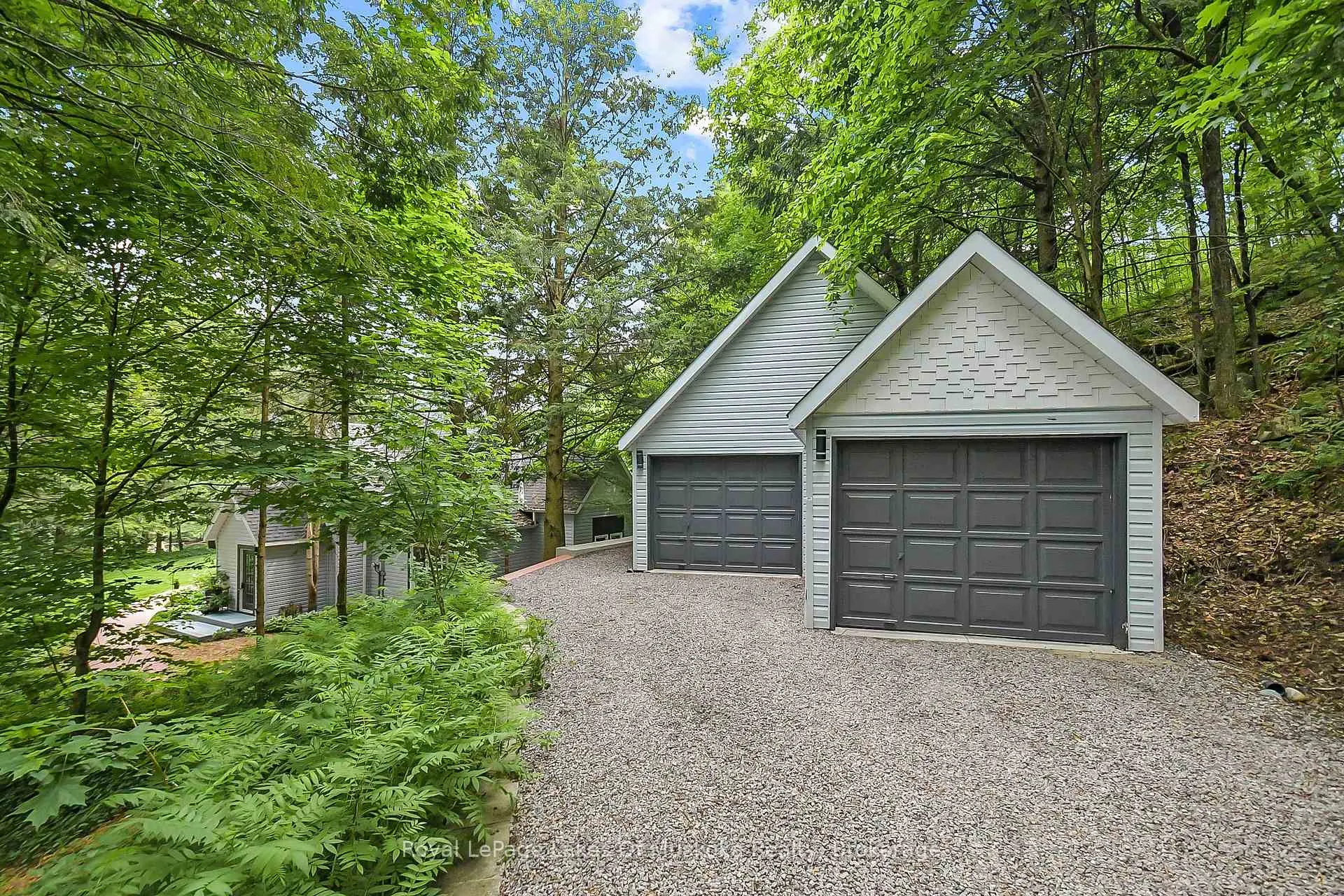 Photo 37 of 103 Southbank Drive, Bracebridge, Draper — HOMEH