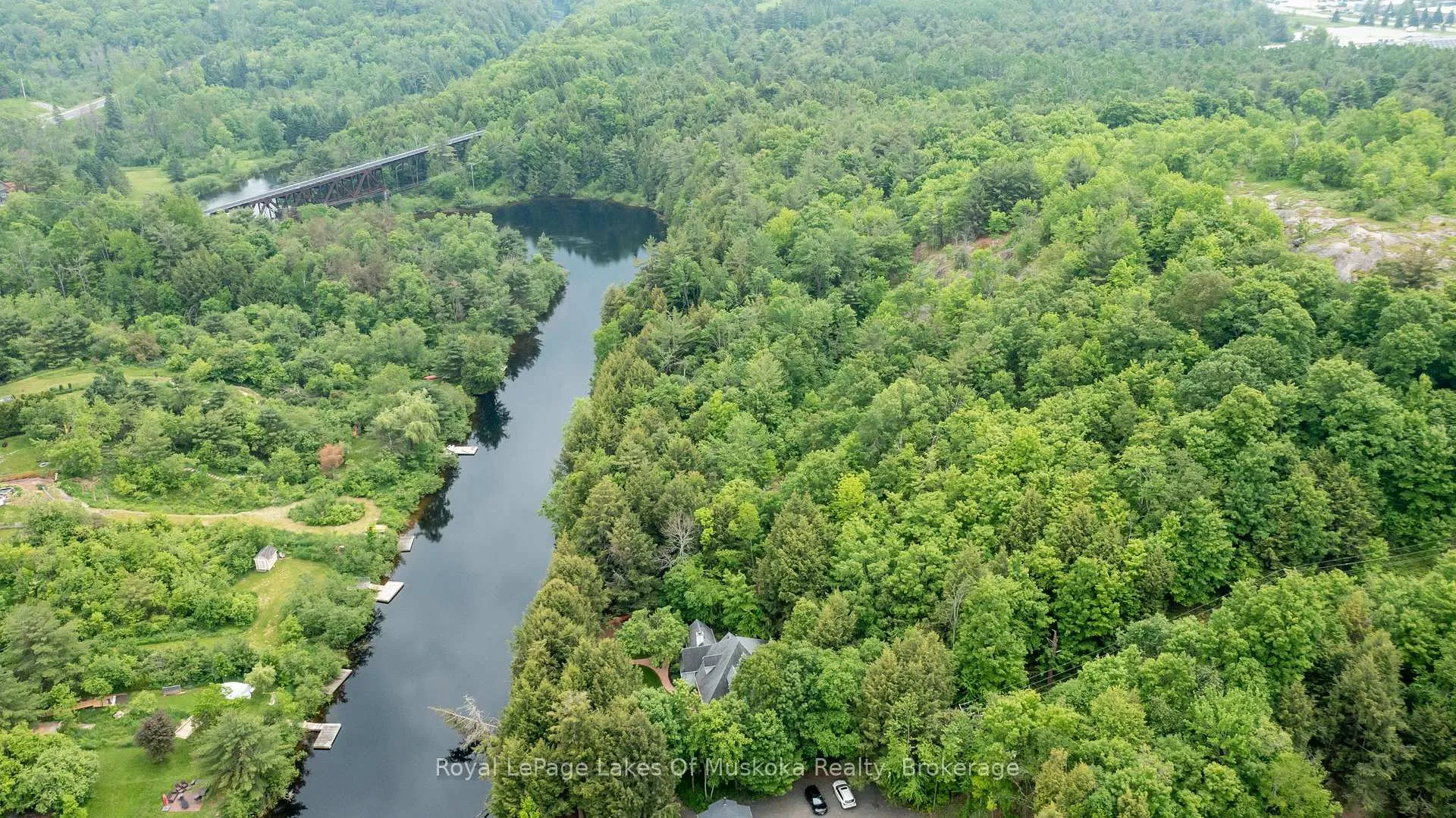 Photo 38 of 103 Southbank Drive, Bracebridge, Draper — HOMEH
