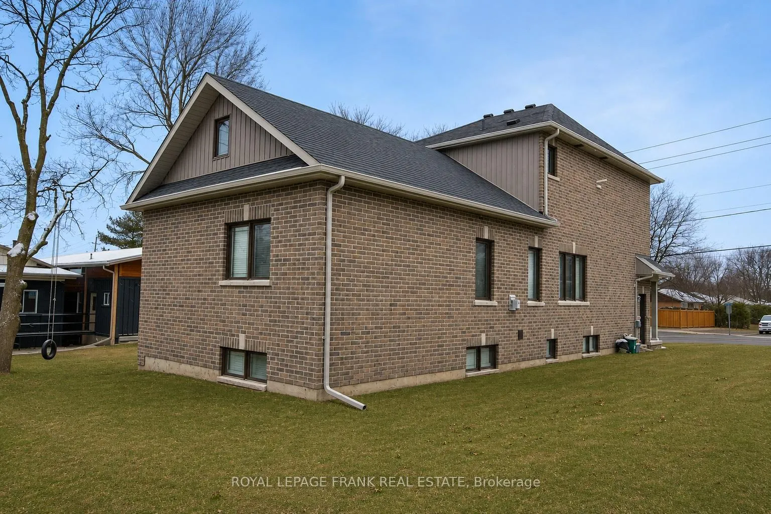 Photo 2 of 58 Vipond Road, Whitby, Brooklin — HOMEH